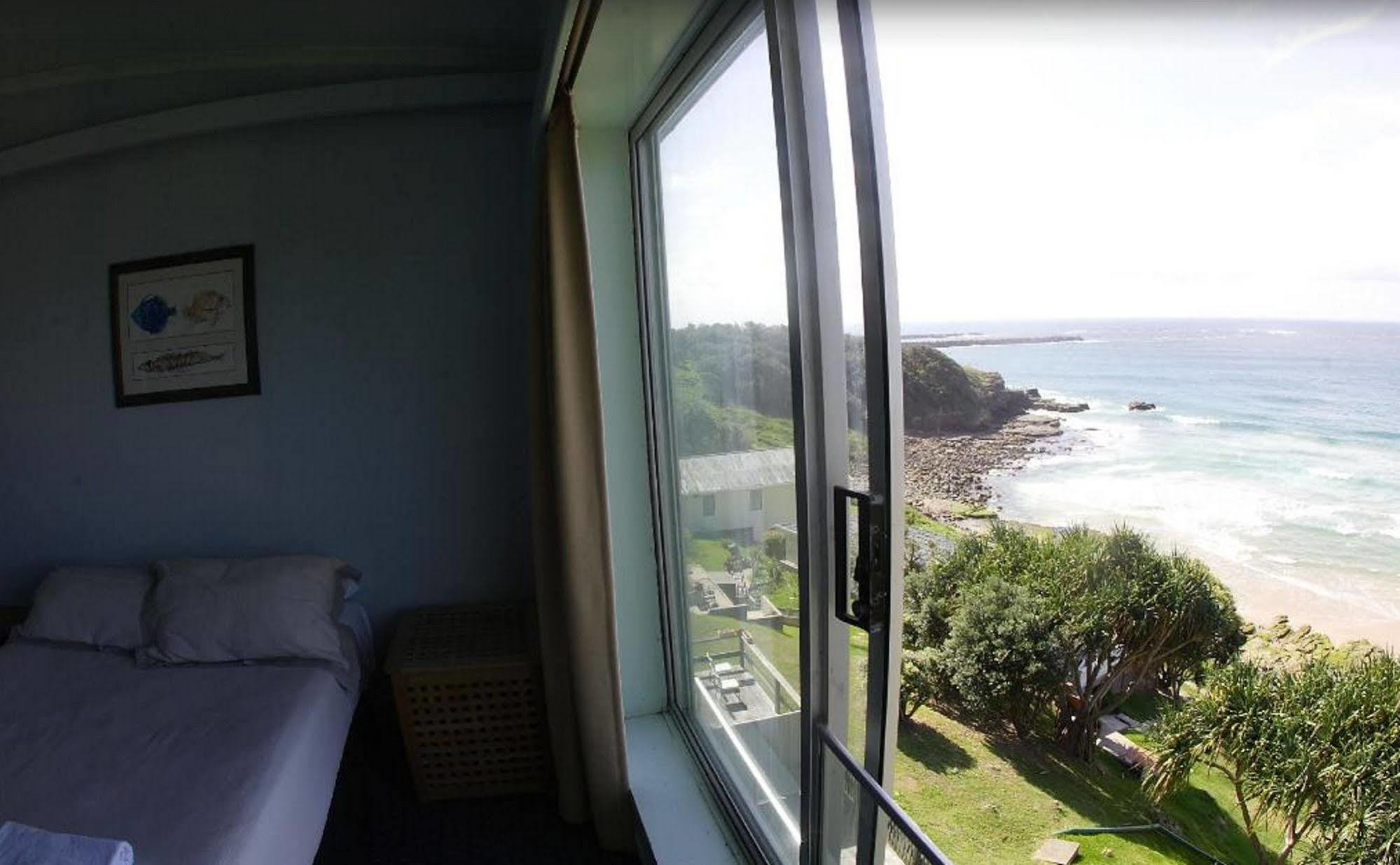 Pacific Hotel Ямба Екстер'єр фото